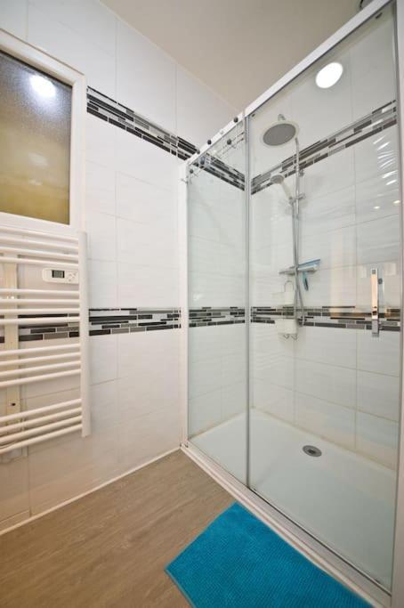 Gite 65 M2 200 M Gare T-G-V 400 M Centre-Ville Grand Parking 250 Places Gratuit Face Au Logement Arras Buitenkant foto