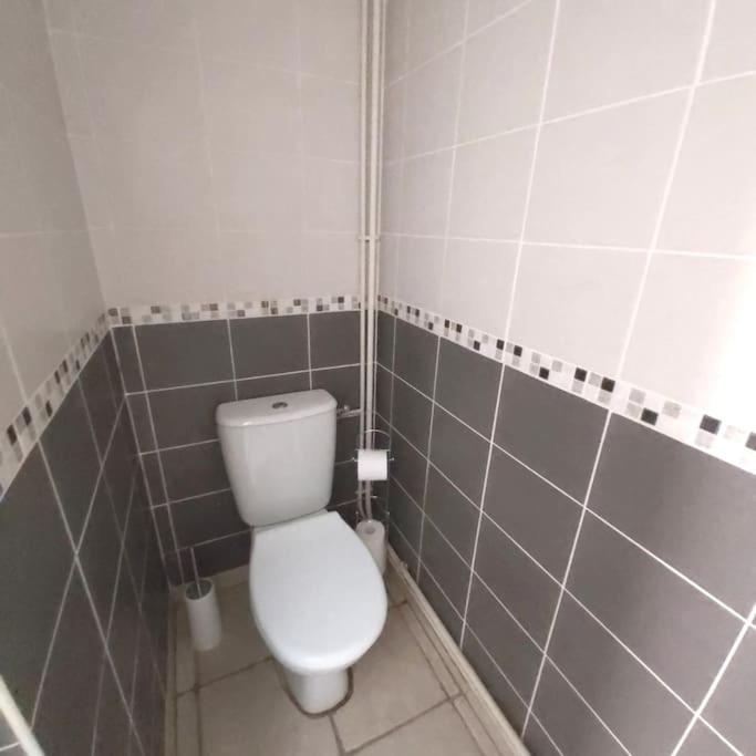 Gite 65 M2 200 M Gare T-G-V 400 M Centre-Ville Grand Parking 250 Places Gratuit Face Au Logement Arras Buitenkant foto