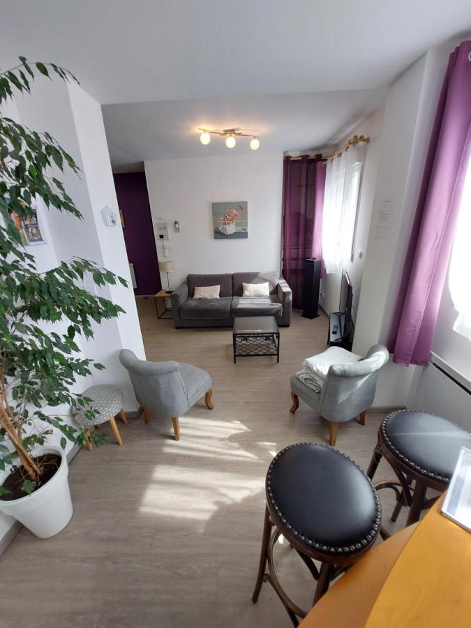 Gite 65 M2 200 M Gare T-G-V 400 M Centre-Ville Grand Parking 250 Places Gratuit Face Au Logement Arras Buitenkant foto